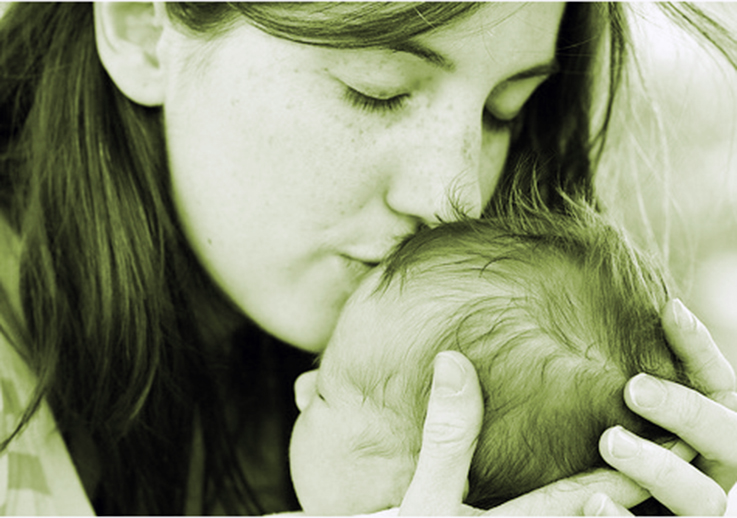 Amor de mãe. Às vezes choro porque fico emocionada com a tua beleza. Choro porque fico emocionada com a tua força.